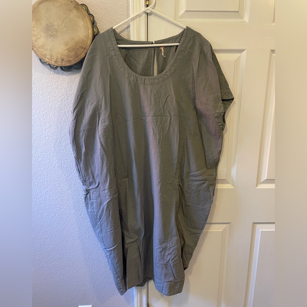 New FREE PEOPLE dress- Women’s size Small